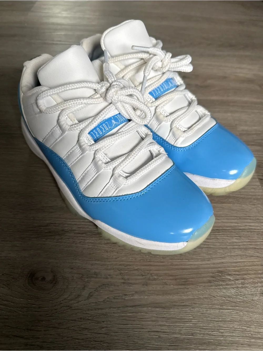Jordan 11 Retro Low University Blue 2017 men’s size 9 shoes sneakers basketball